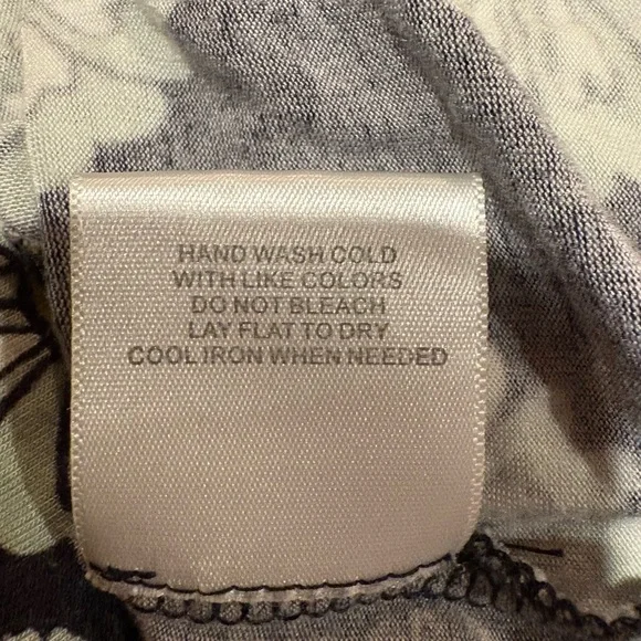 ModCloth daisy print faux wrap midi dress - Picture 8 of 14